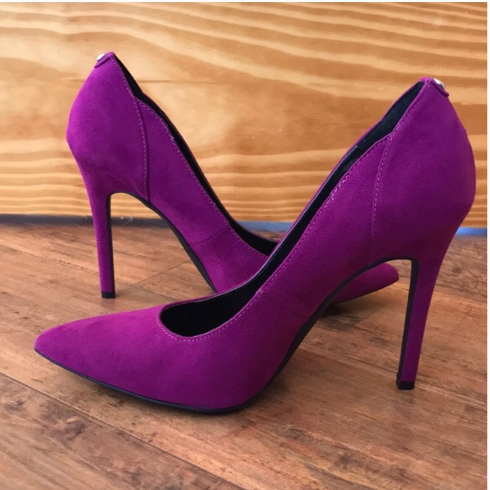 💜 G by Guess Purple Suede Heels